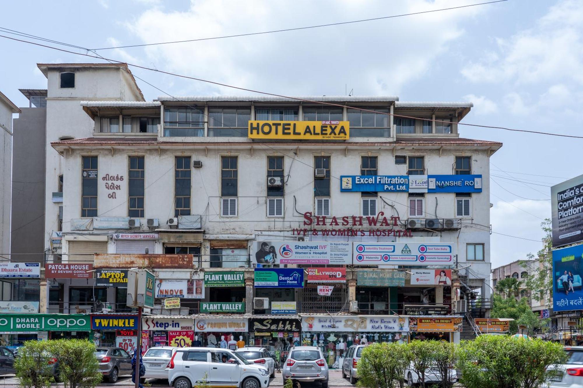 Hotel Alexa By Abc Ahmedabad Buitenkant foto