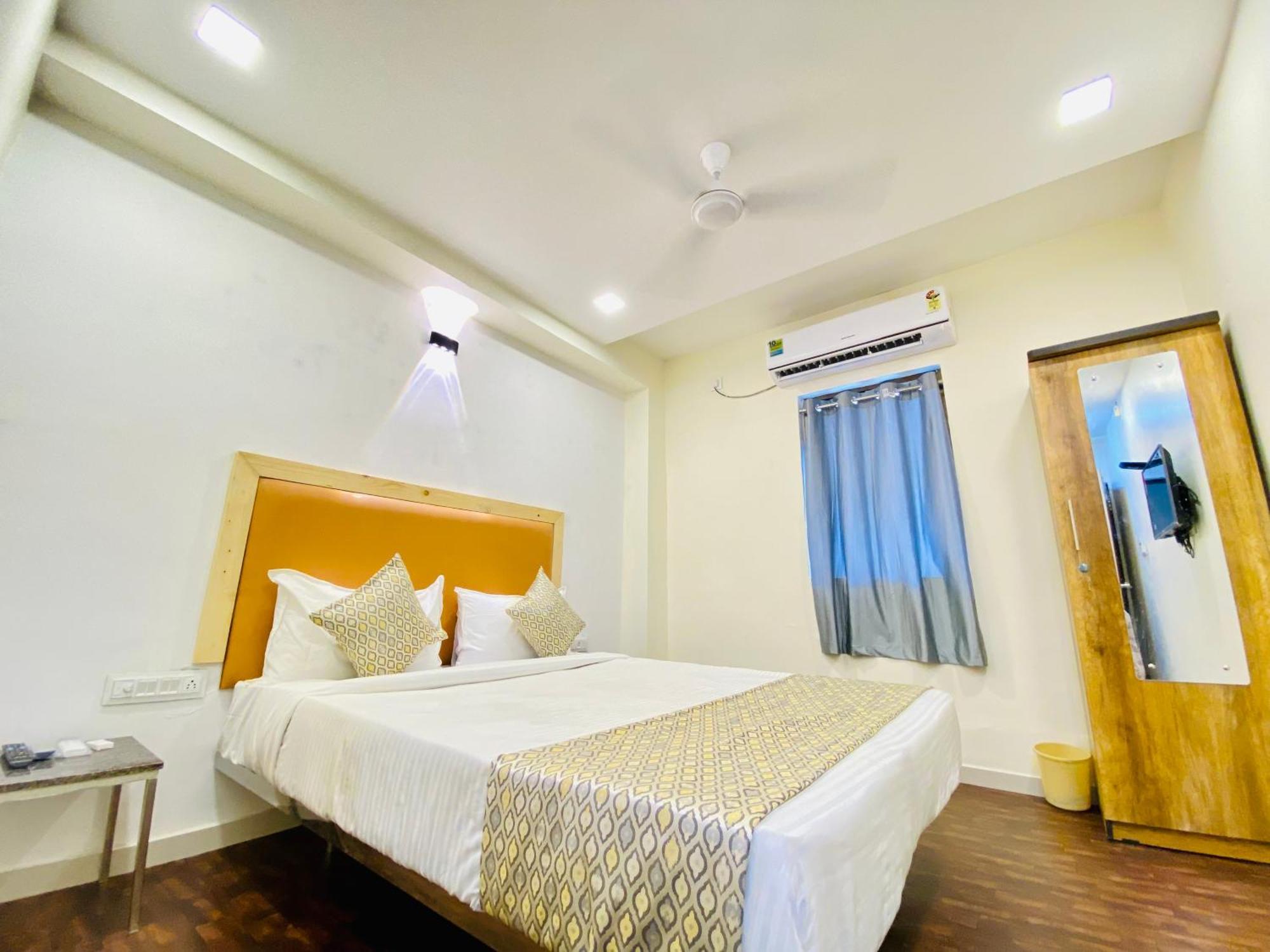 Hotel Alexa By Abc Ahmedabad Buitenkant foto