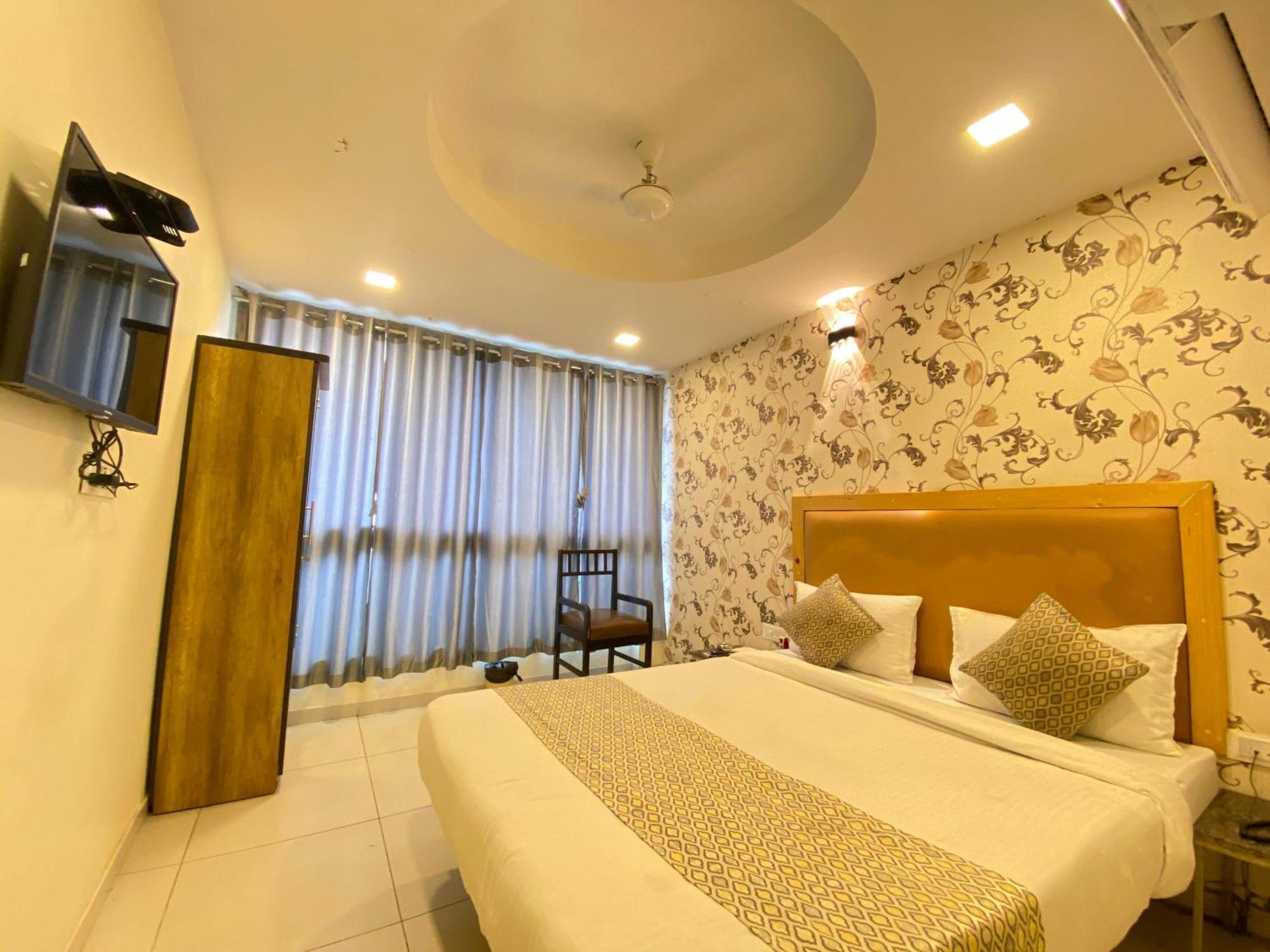 Hotel Alexa By Abc Ahmedabad Buitenkant foto