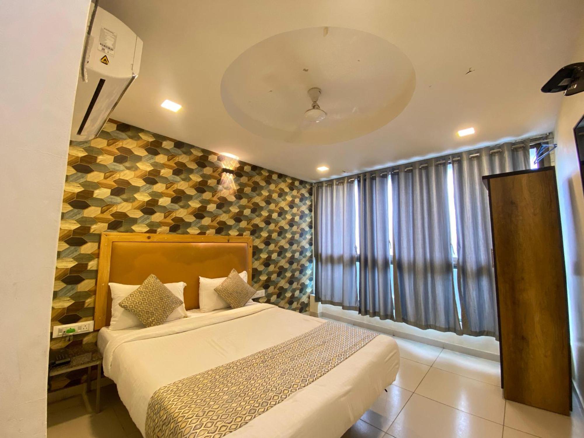 Hotel Alexa By Abc Ahmedabad Buitenkant foto