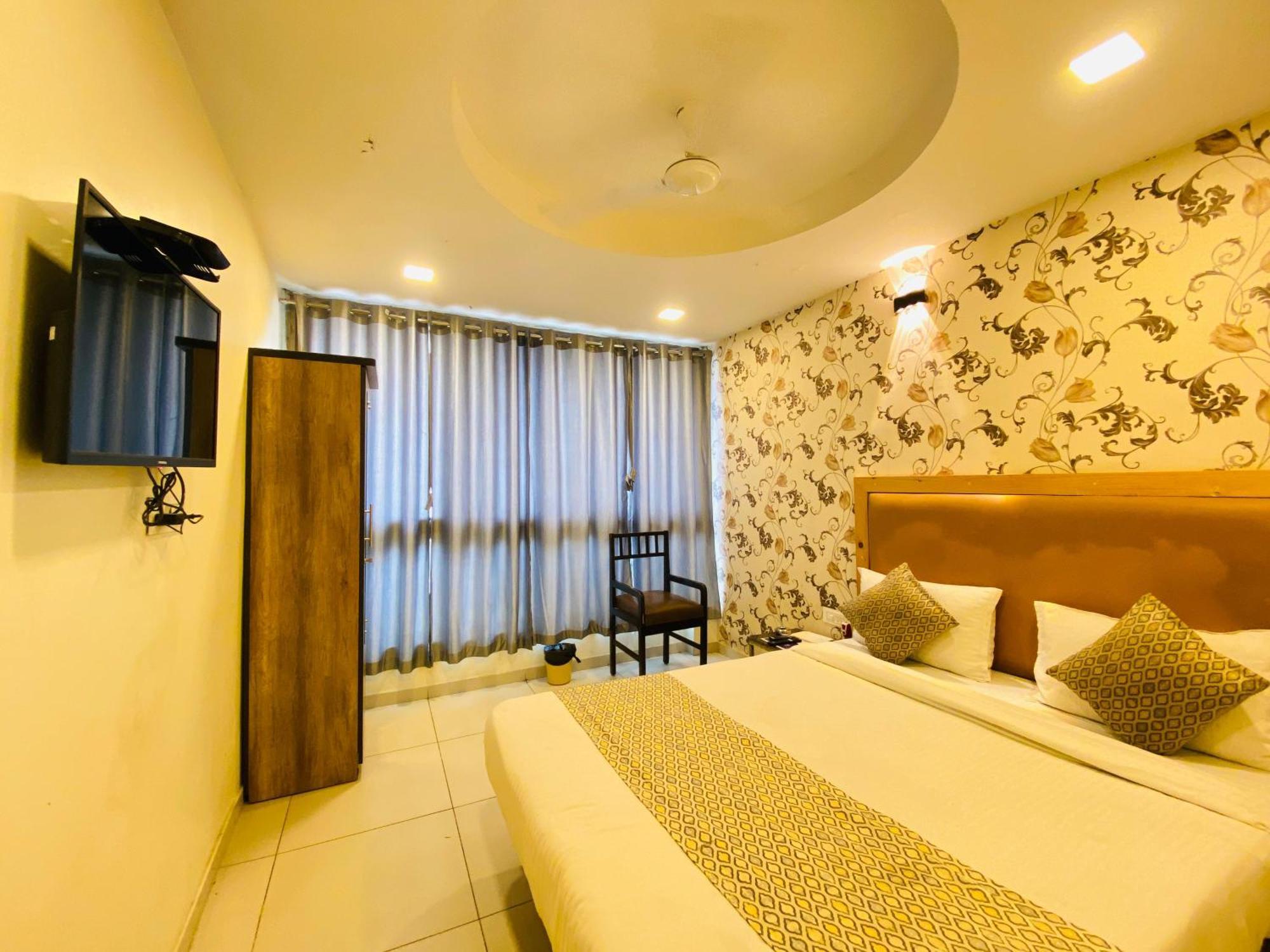 Hotel Alexa By Abc Ahmedabad Buitenkant foto