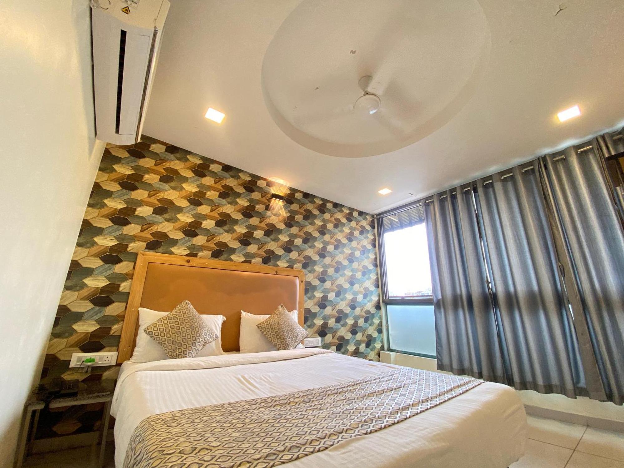 Hotel Alexa By Abc Ahmedabad Buitenkant foto